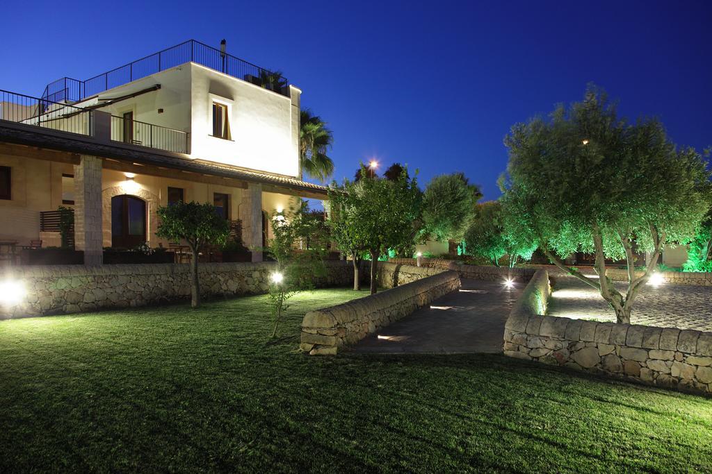 Aparthotel Casal Sikelio Cassibile Esterno foto