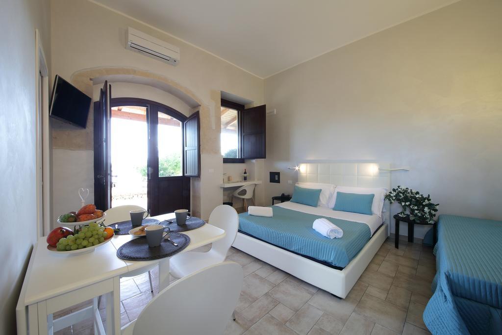 Aparthotel Casal Sikelio Cassibile Camera foto
