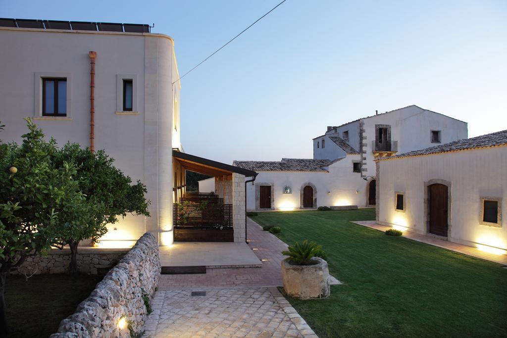 Aparthotel Casal Sikelio Cassibile Esterno foto
