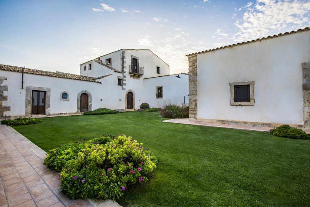 Aparthotel Casal Sikelio Cassibile Esterno foto