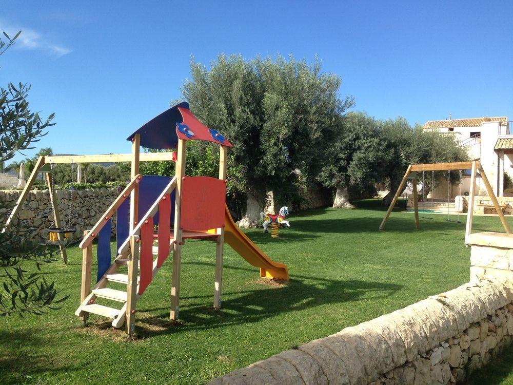 Aparthotel Casal Sikelio Cassibile Esterno foto