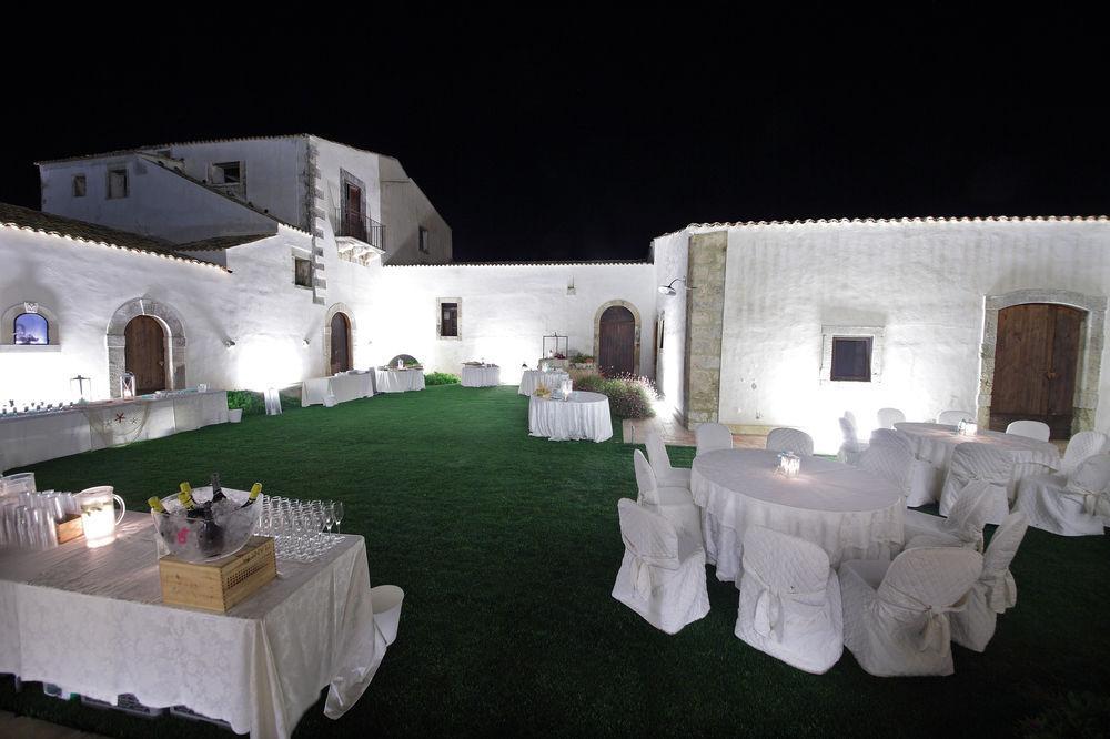 Aparthotel Casal Sikelio Cassibile Esterno foto