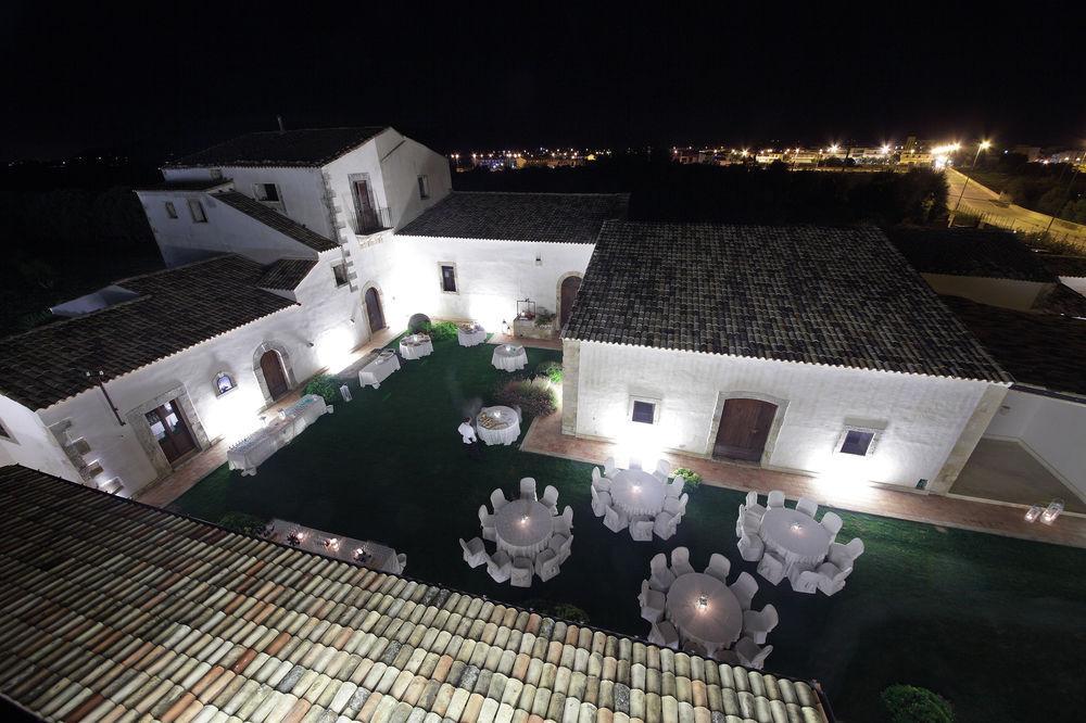 Aparthotel Casal Sikelio Cassibile Esterno foto