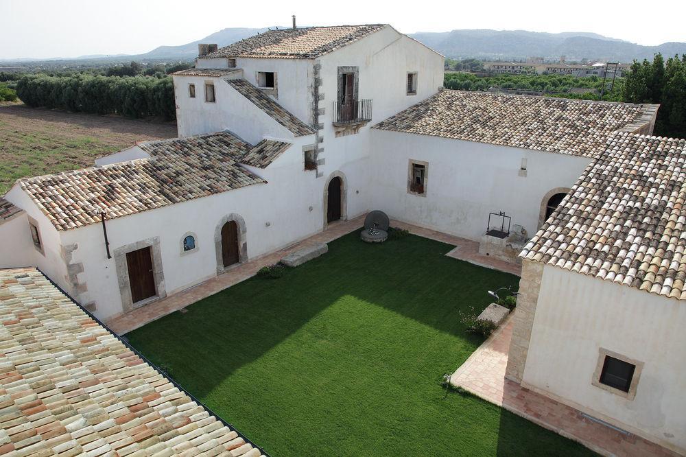Aparthotel Casal Sikelio Cassibile Esterno foto
