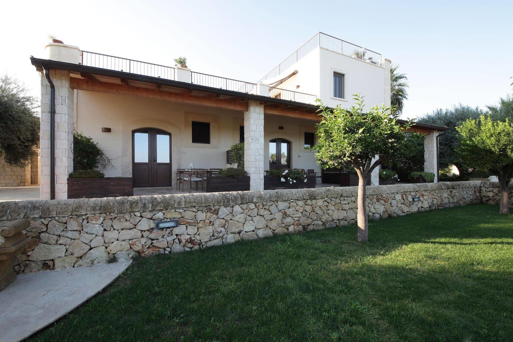Aparthotel Casal Sikelio Cassibile Esterno foto
