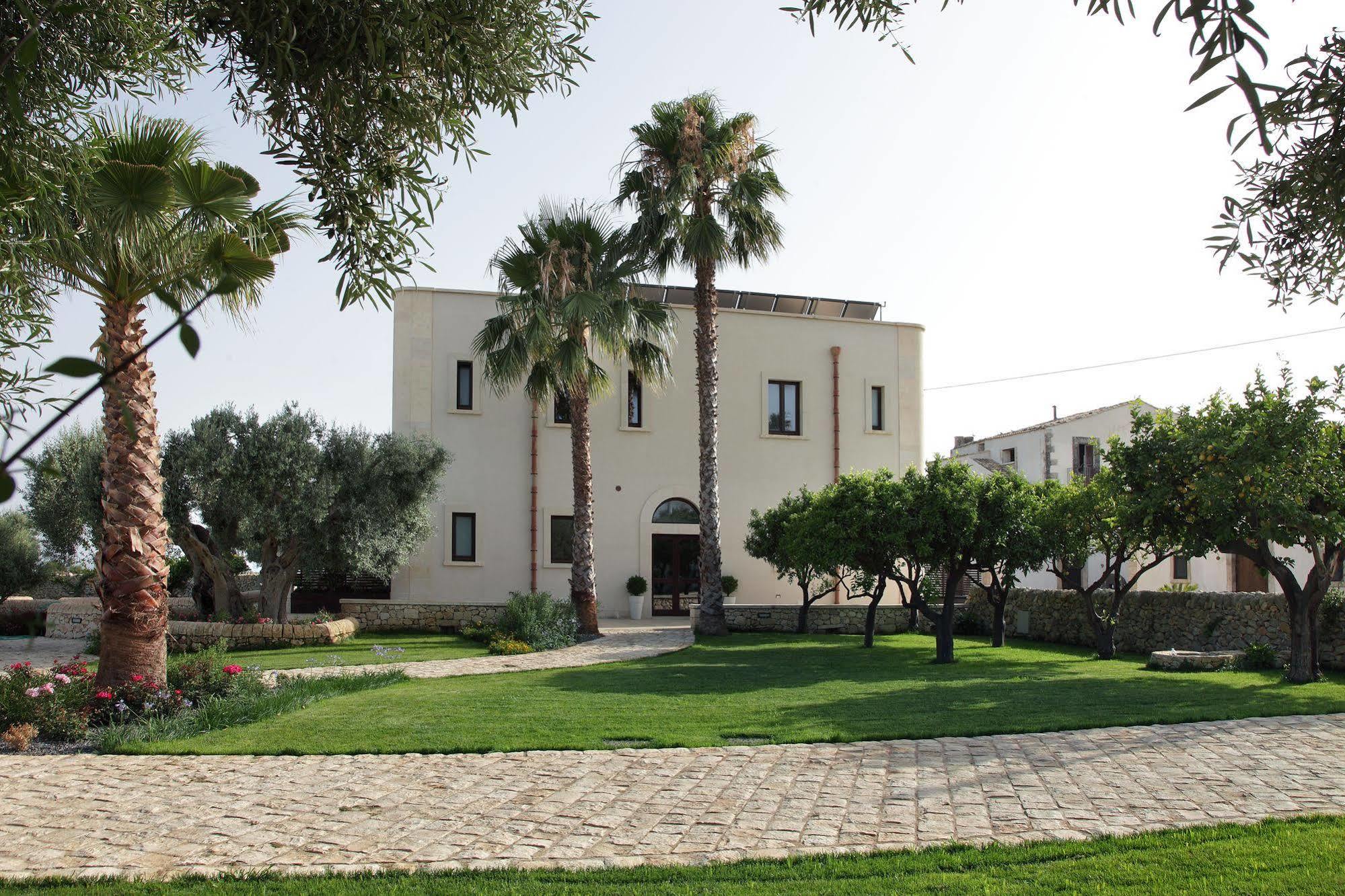 Aparthotel Casal Sikelio Cassibile Esterno foto