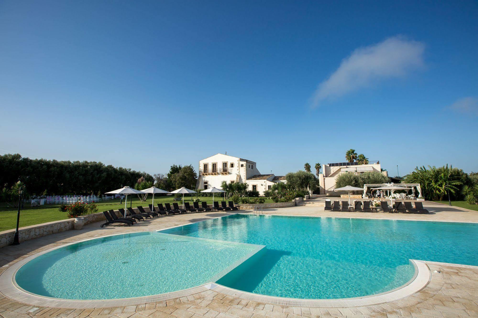 Aparthotel Casal Sikelio Cassibile Esterno foto