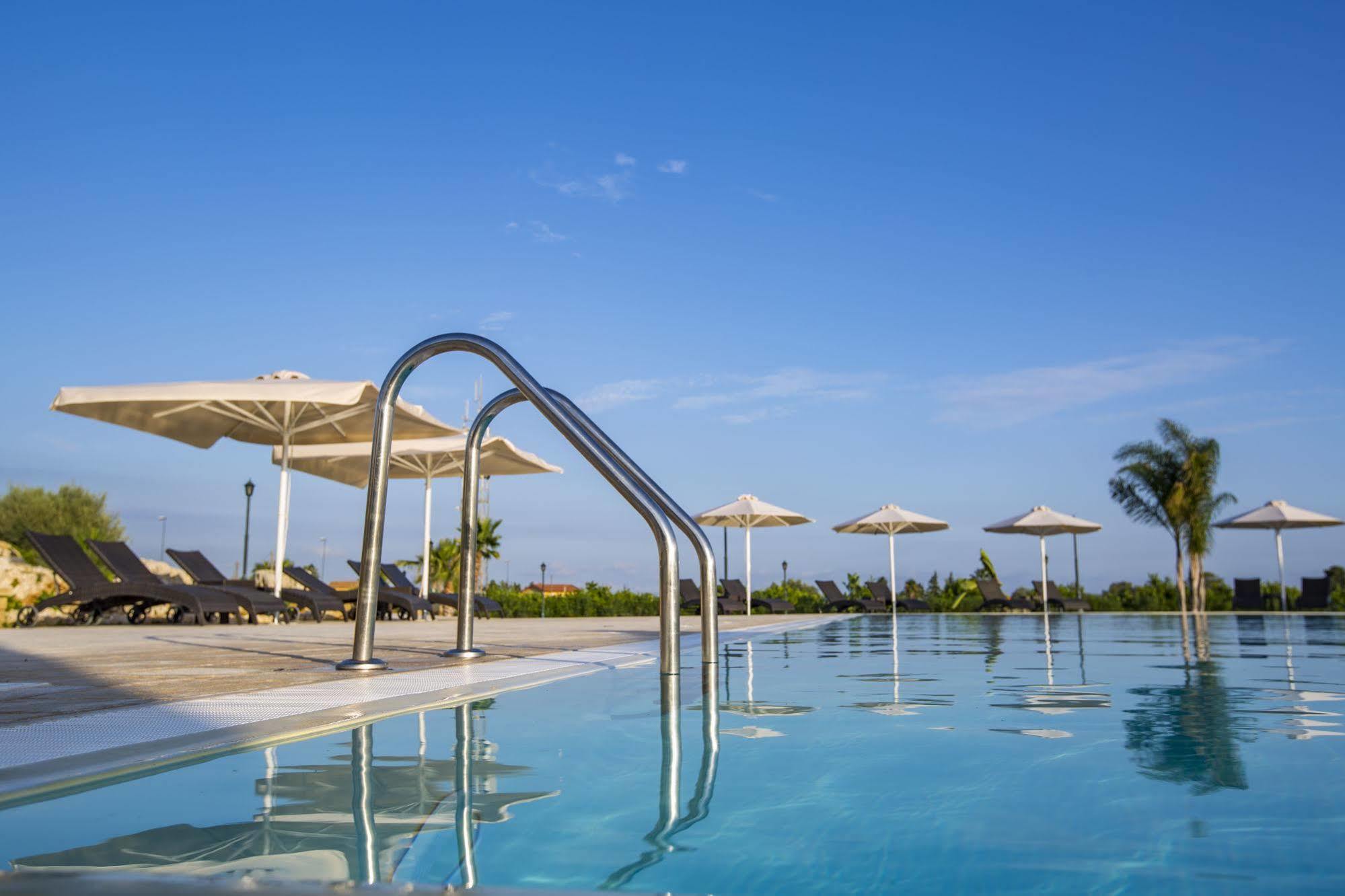 Aparthotel Casal Sikelio Cassibile Esterno foto