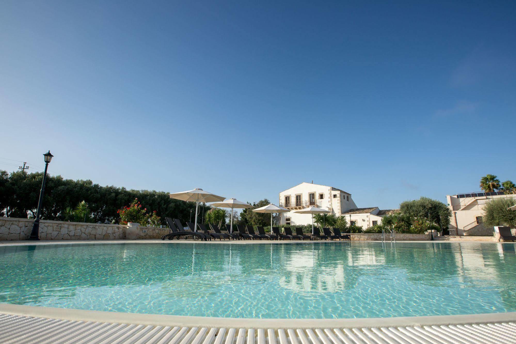 Aparthotel Casal Sikelio Cassibile Esterno foto