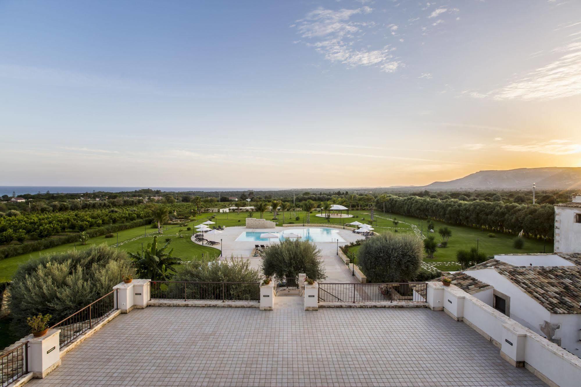 Aparthotel Casal Sikelio Cassibile Esterno foto
