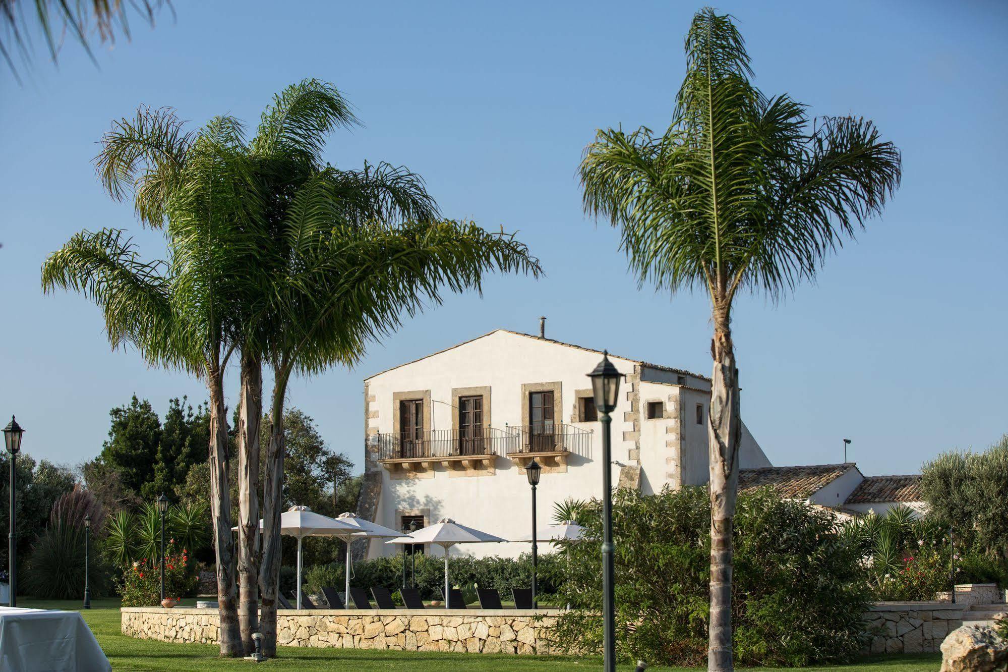 Aparthotel Casal Sikelio Cassibile Esterno foto